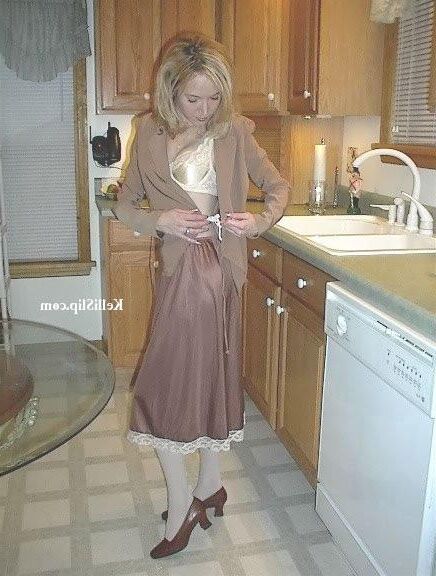 Kelli SG Half Brown Slip