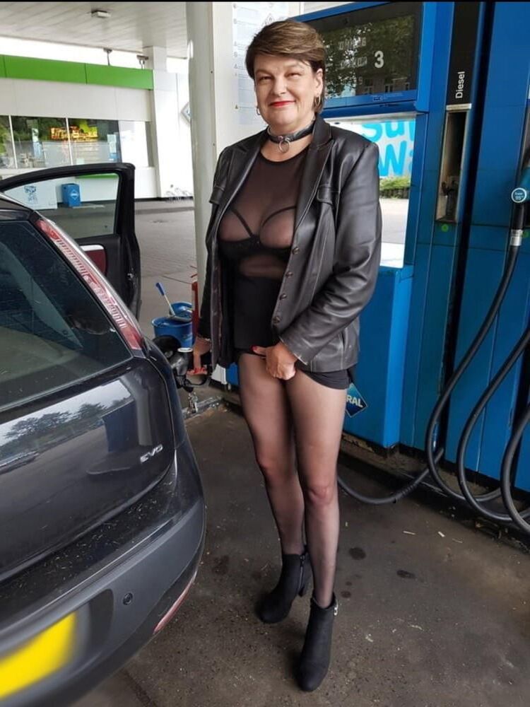 Judging by the bulge in your pants, you like what you see 