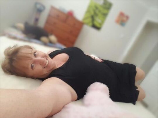 MOMS I WOULD LOVE TO HAVE SEX WITH 