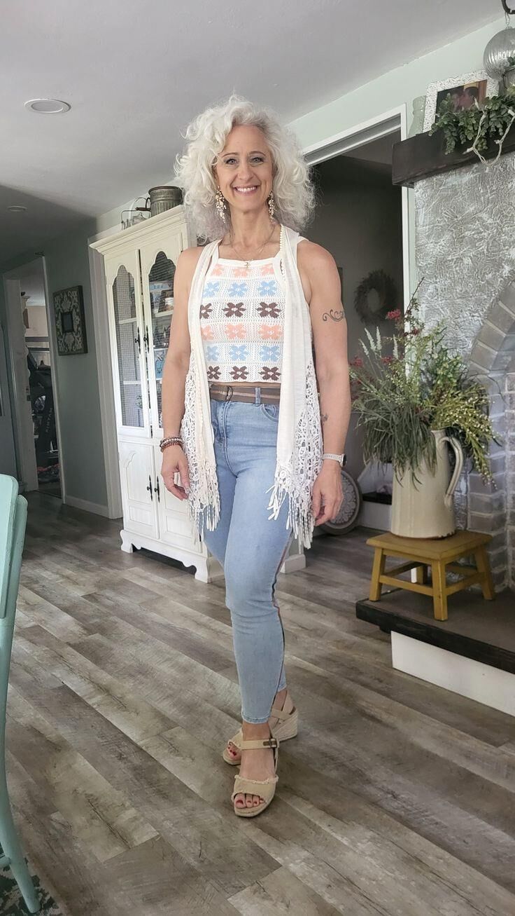 P interest In Beauty Gorgeous Mature Grey Milf Blogger