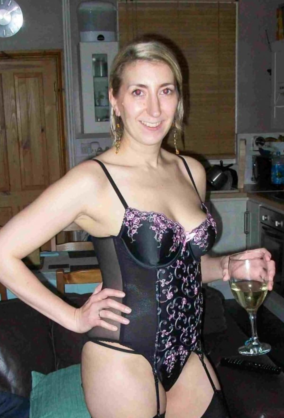 MOMS I WOULD LOVE TO HAVE SEX WITH 