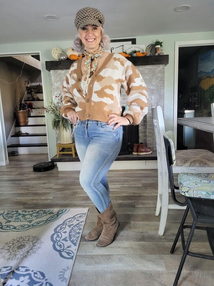 P interest In Beauty Gorgeous Mature Grey Milf Blogger