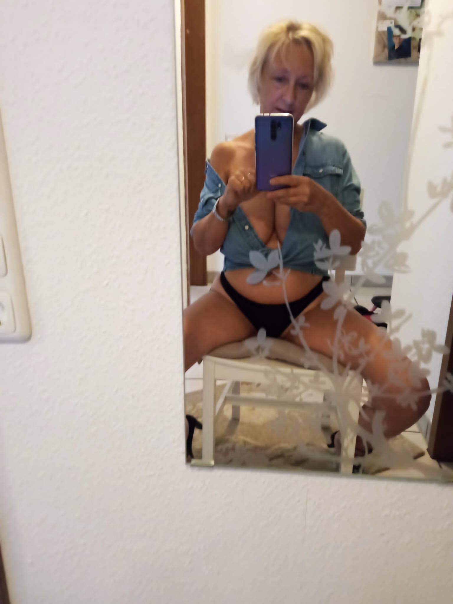 busty mature gilf slut Claudia