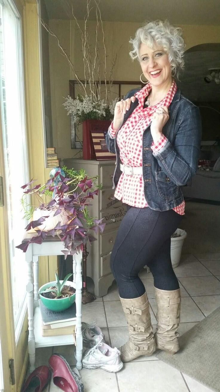 P interest In Beauty Gorgeous Mature Grey Milf Blogger