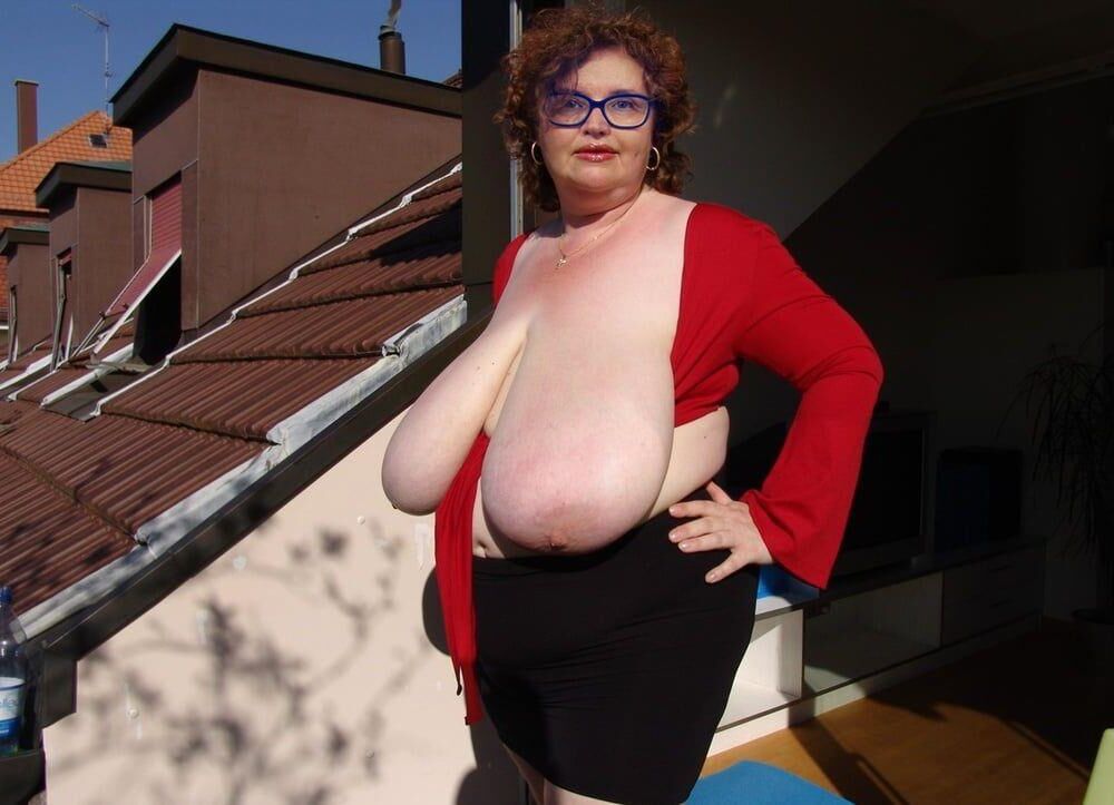 Matures big tits floppies and hangers