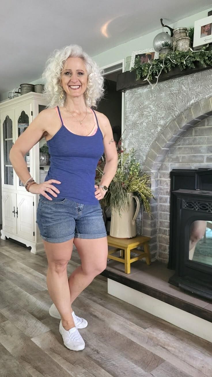 P interest In Beauty Gorgeous Mature Grey Milf Blogger