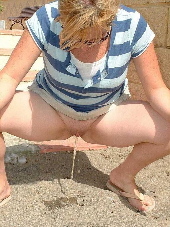 The pleasure of watching an older lady pissing