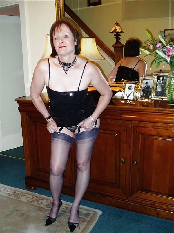 VINTAGE WIFE NYLONS