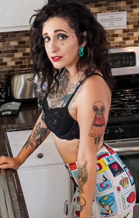 Gia Big Ass Big Tits Tattooed Horny Anal Wife Mixed Hot Shots
