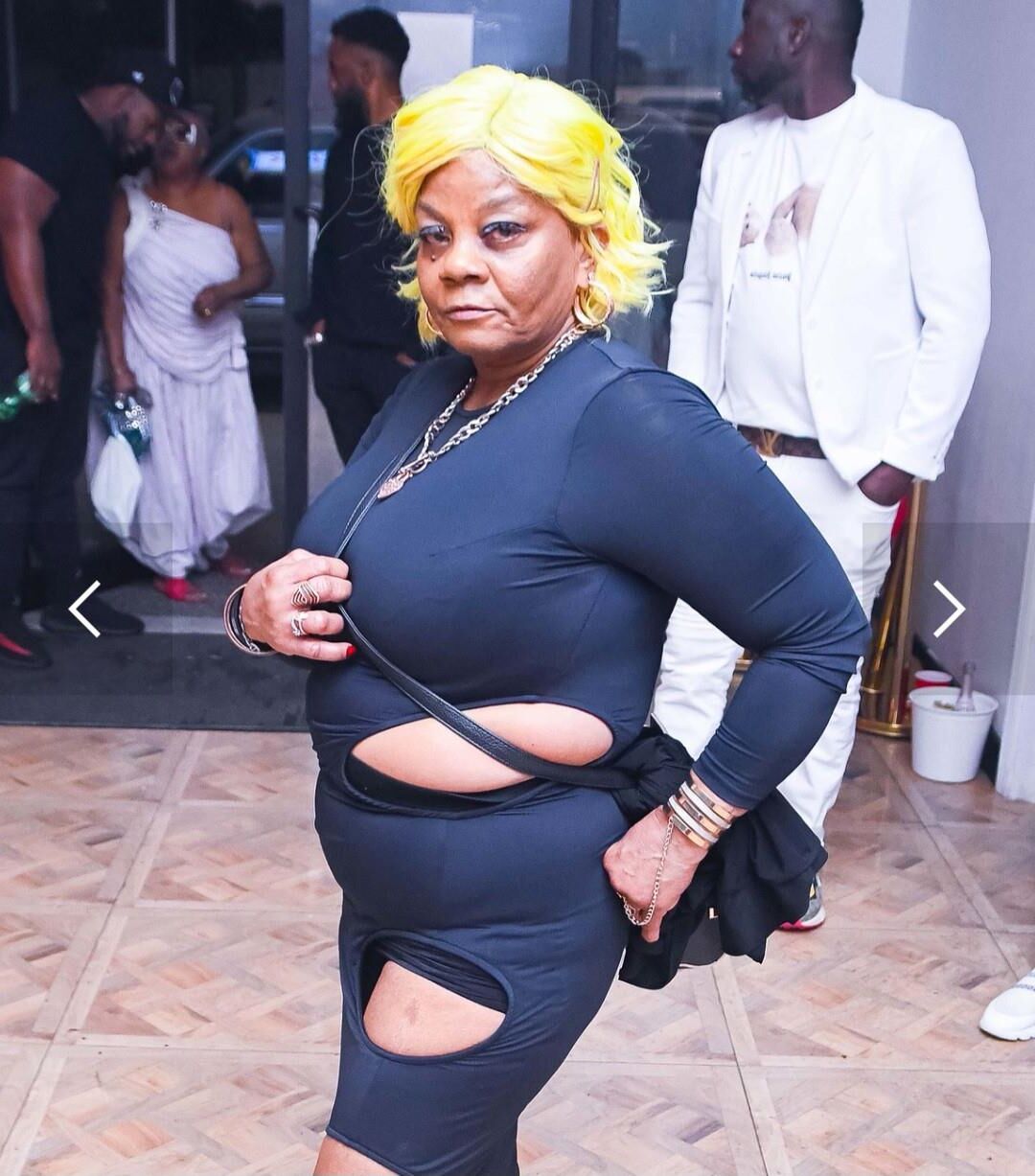 Ebony Aunties & Grannies In The Club