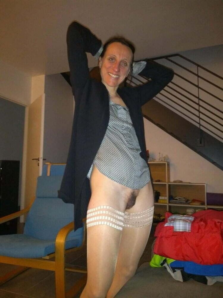 Französische reife Sandrine C brauchen mehr von ihr !!!