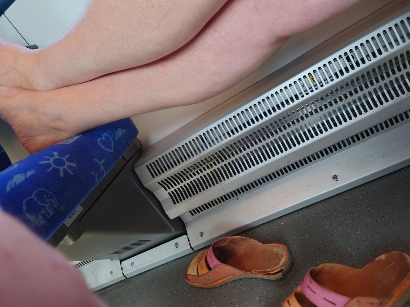 Stinky Mature Summer Feet next to ME <