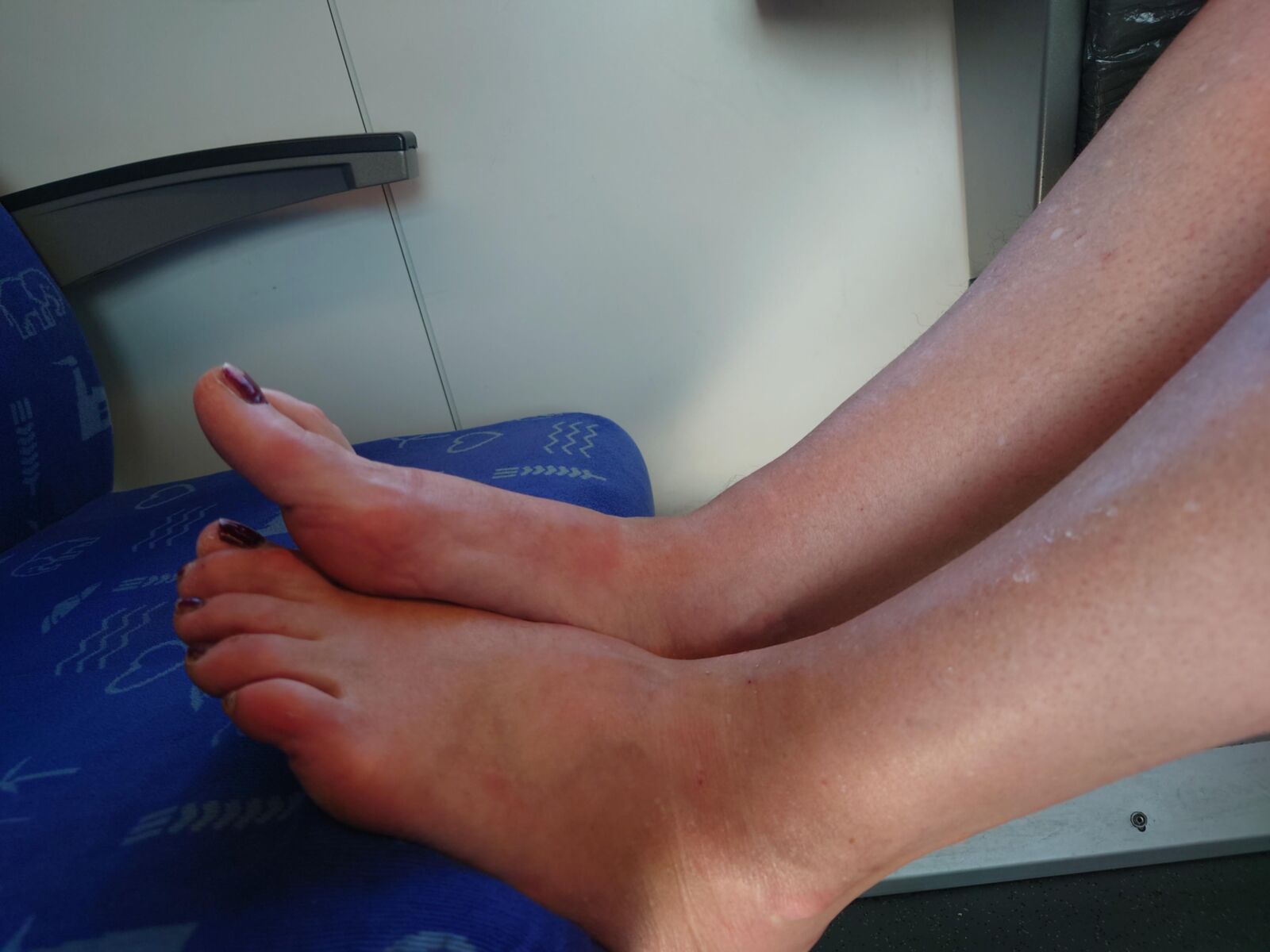 Stinky Mature Summer Feet next to ME <
