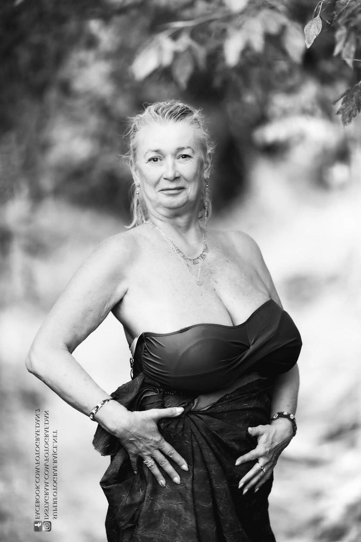 Granny tcheca Renatka mais dela por favor