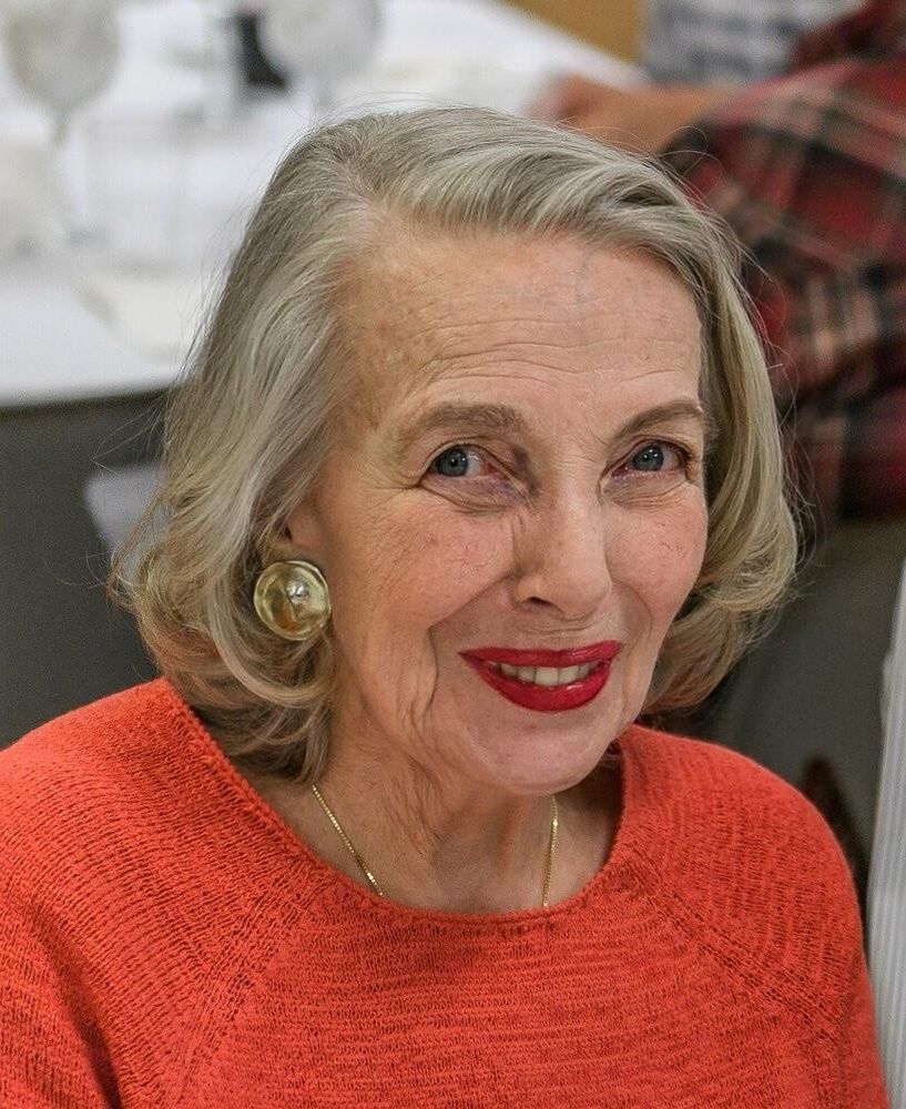 Sexy old ladies with red lipstick 