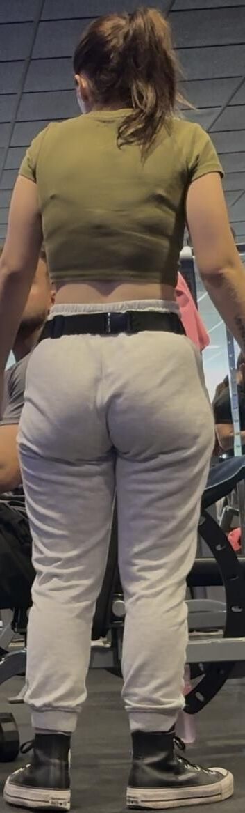 Perneiras candid pawgs
