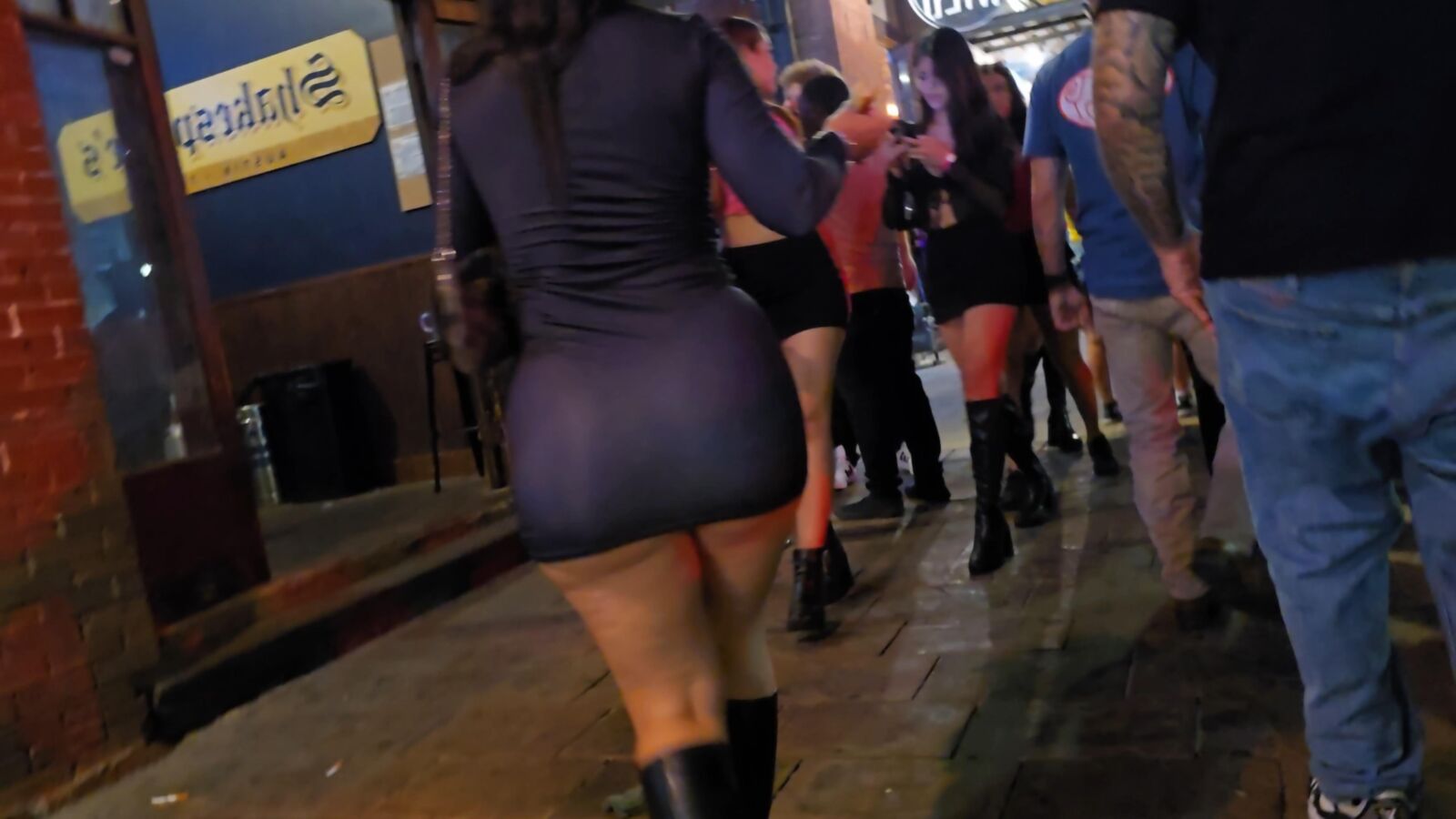 Saias, vestidos e biquínis