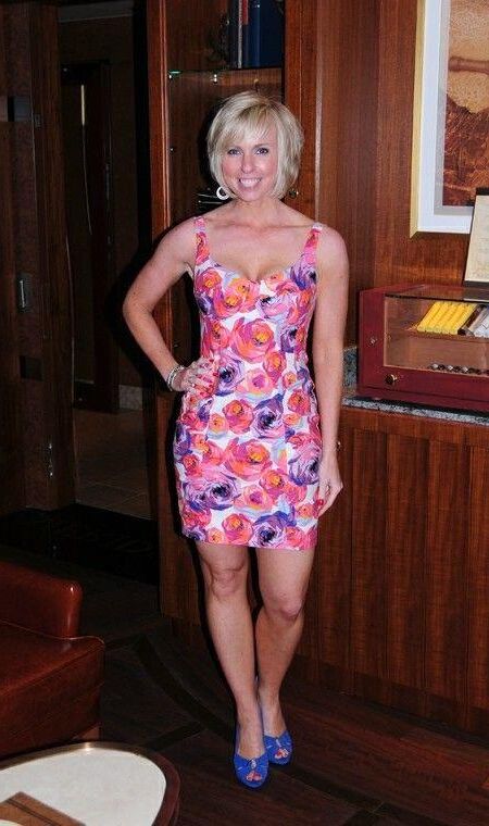P interest In Beauty Focus On Fit, Blonde, Petite Milf