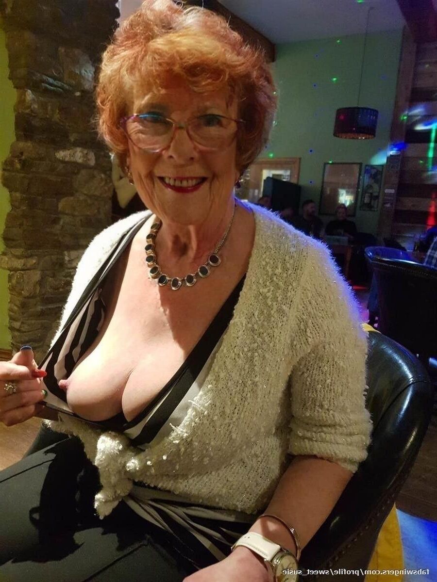 Sexy old ladies with red lipstick 