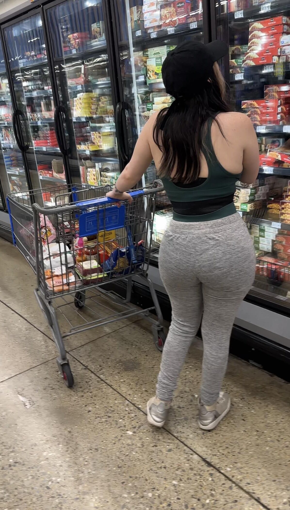 Perneiras candid pawgs