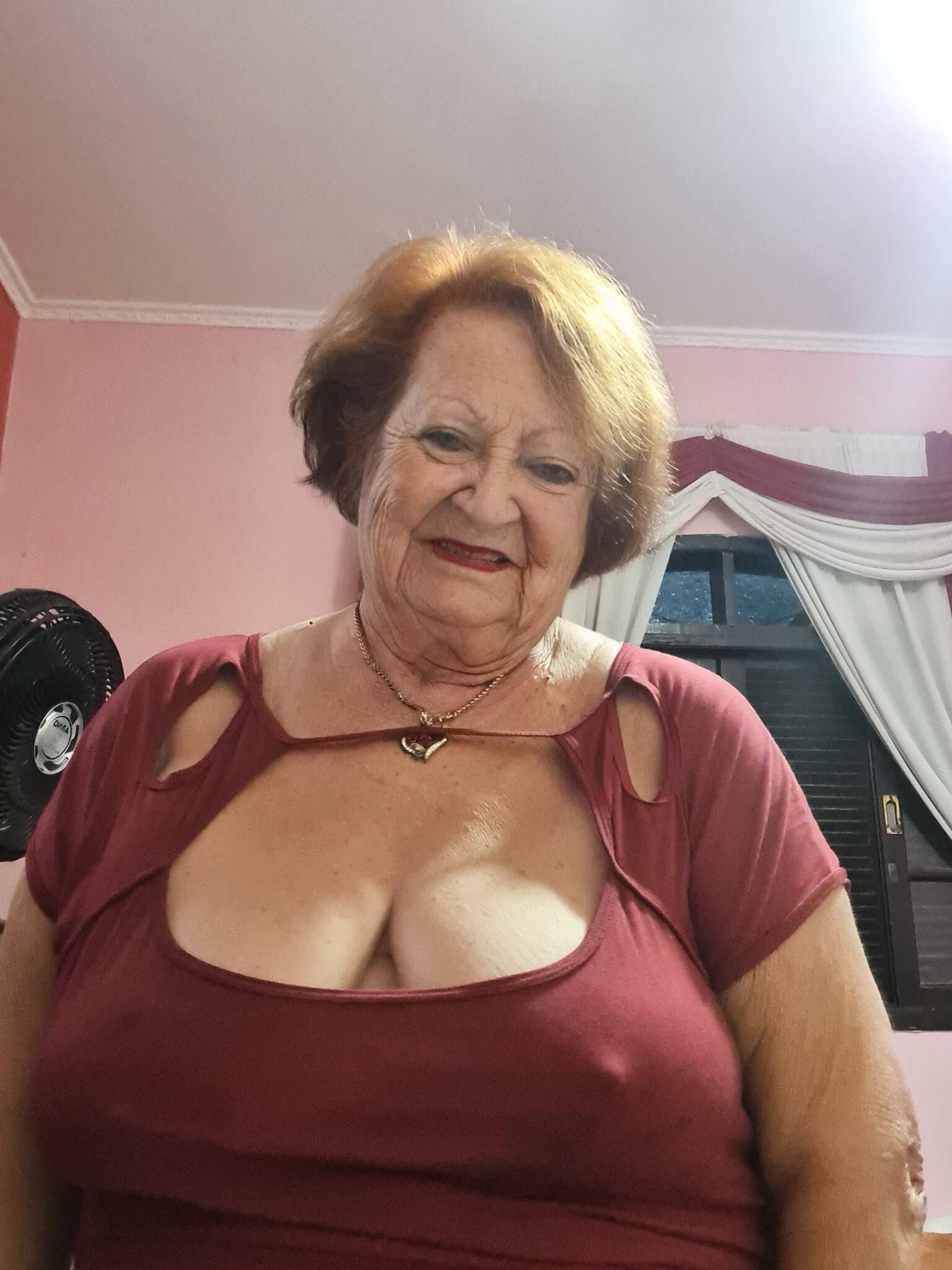 Sexy old ladies with red lipstick 