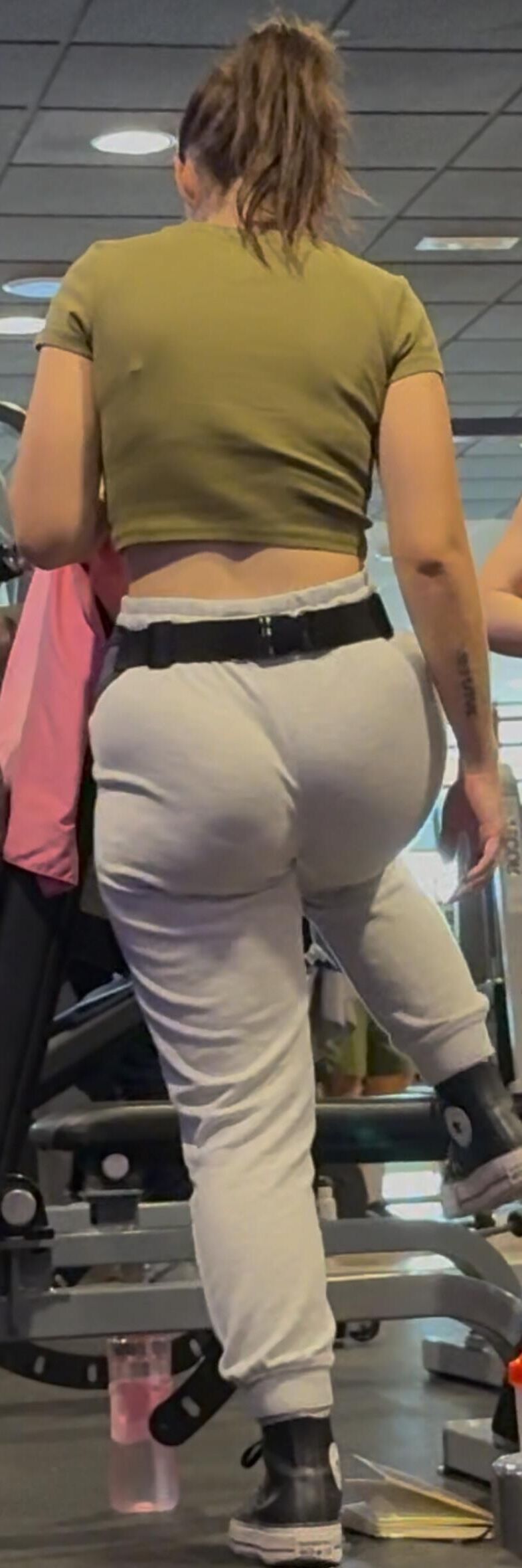 Perneiras candid pawgs