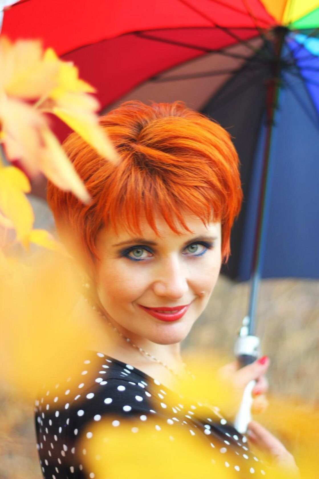 Redhead Aleksandra de Astana no Cazaquistão então e agora