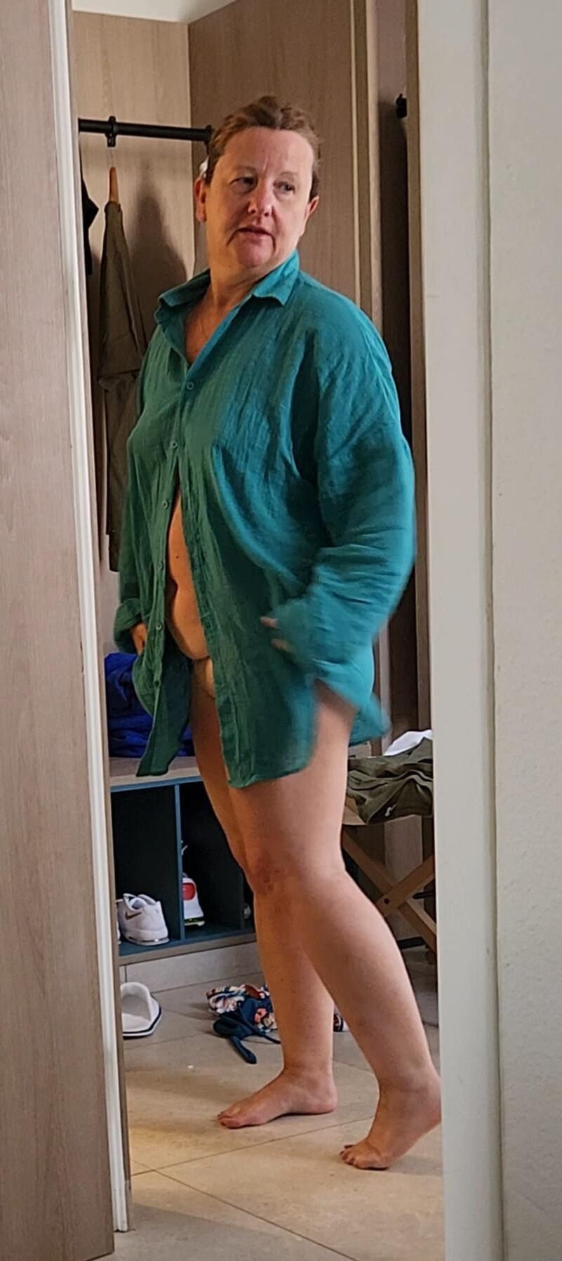Chubby ft mature milf in various outfits. 