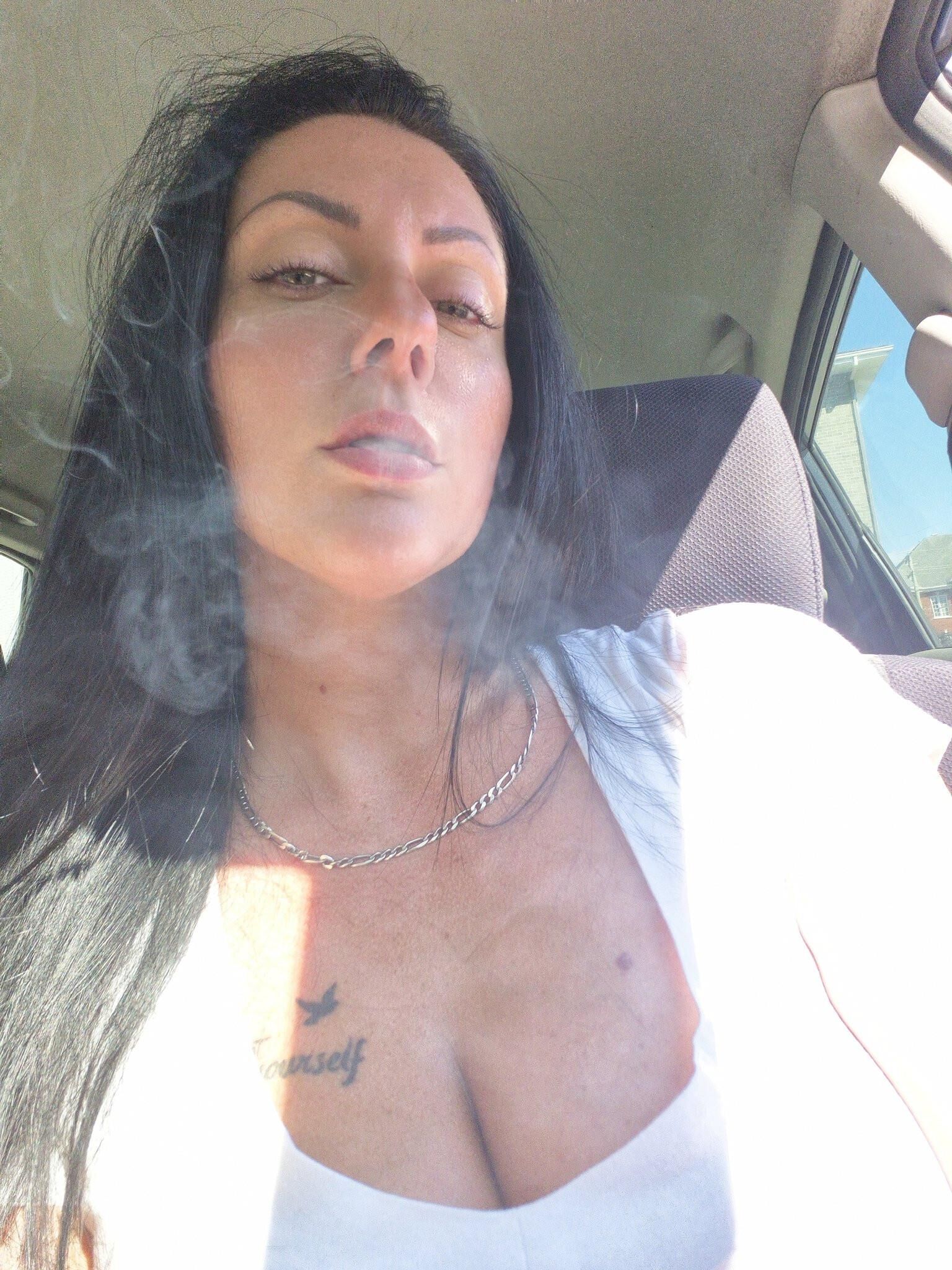 Fumando meninas.