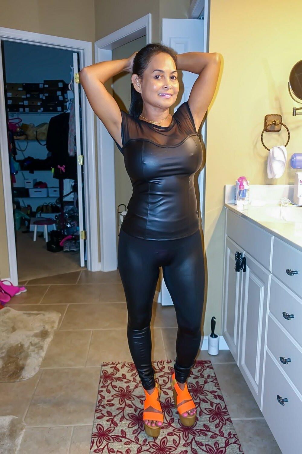Cougars + MILF's ()