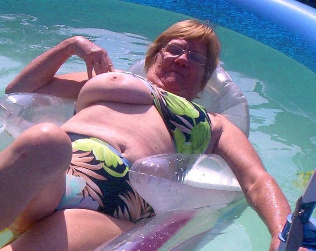 Milf Granny Swimmsuit Bikini 