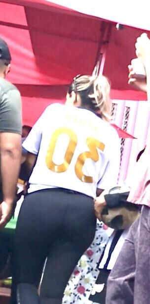 Perneiras candid pawgs