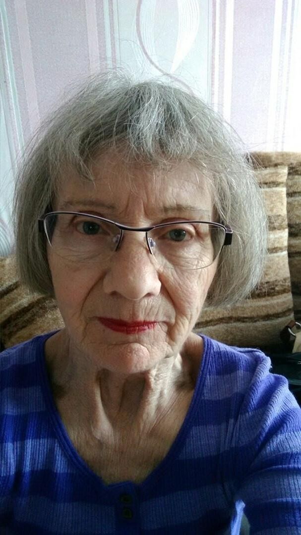 Sexy old ladies with red lipstick 