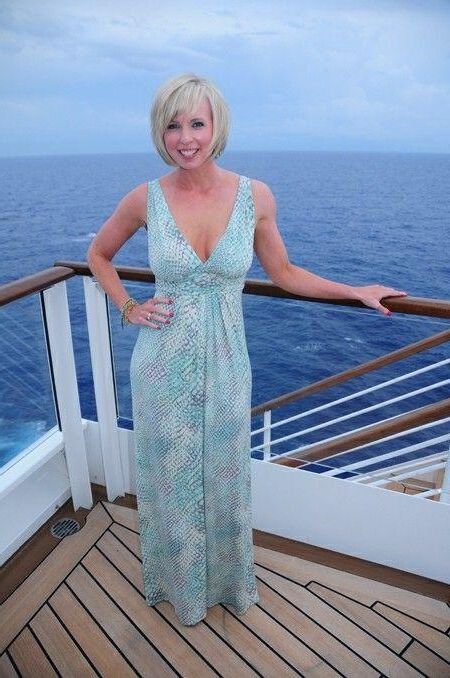 P interest In Beauty Focus On Fit, Blonde, Petite Milf
