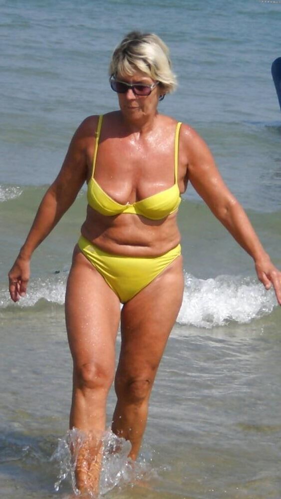Por que você não pula aula e veio à praia com Nana ...