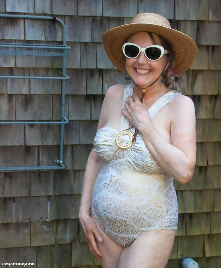 The Plain Jane Mature, Special Lady