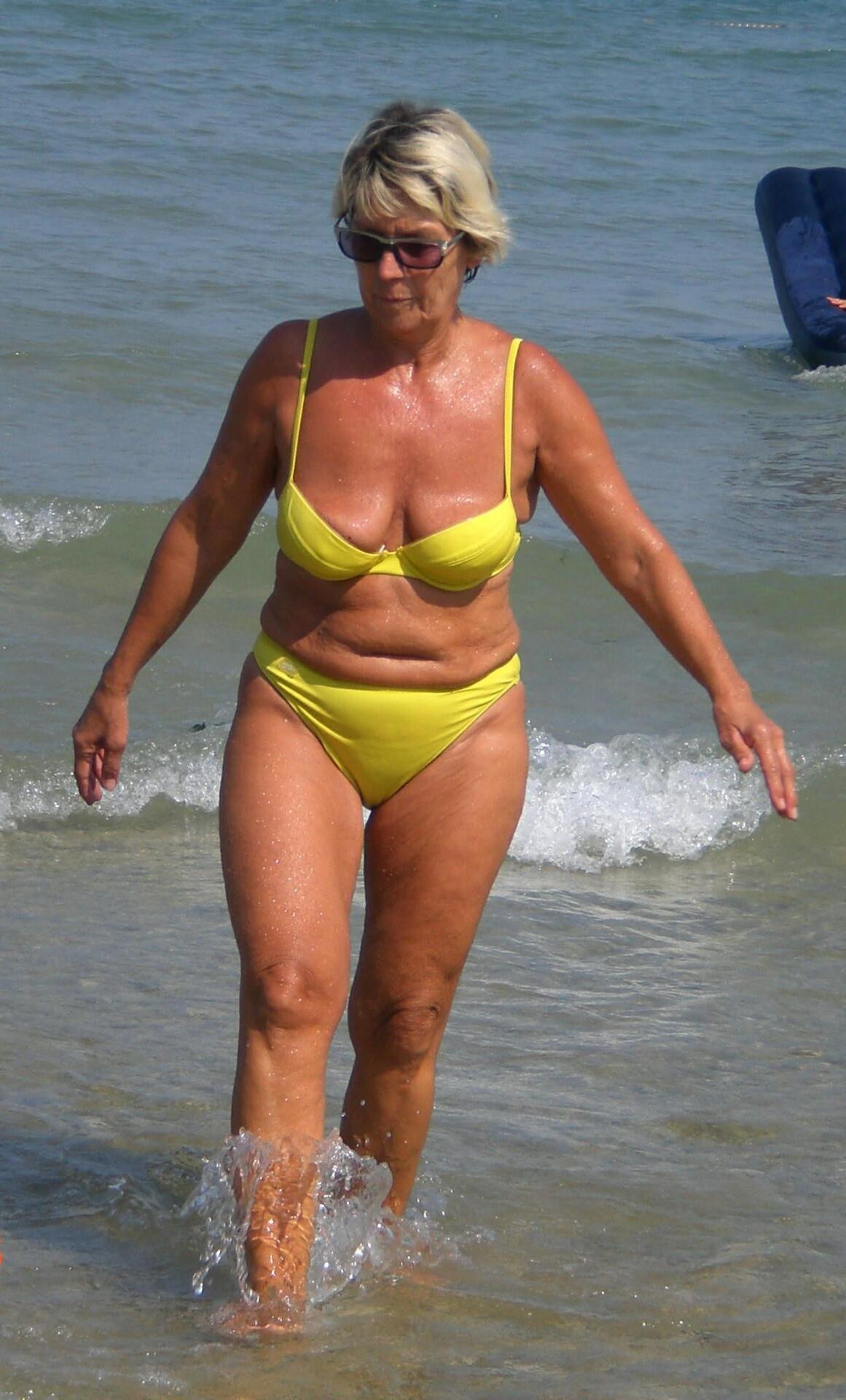 Por que você não pula aula e veio à praia com Nana ...