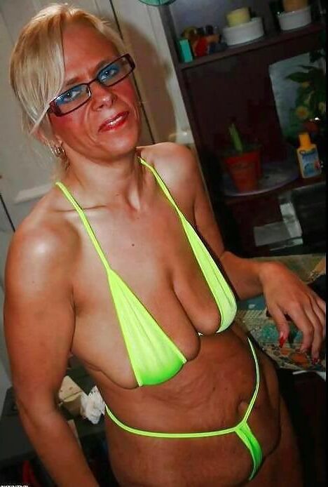 Bikini mature Divers. 