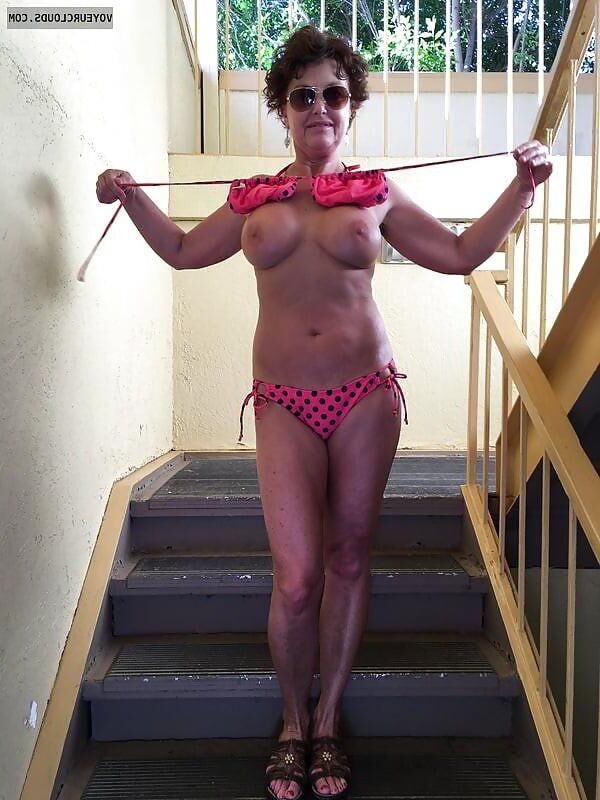 Bikini mature Divers. 