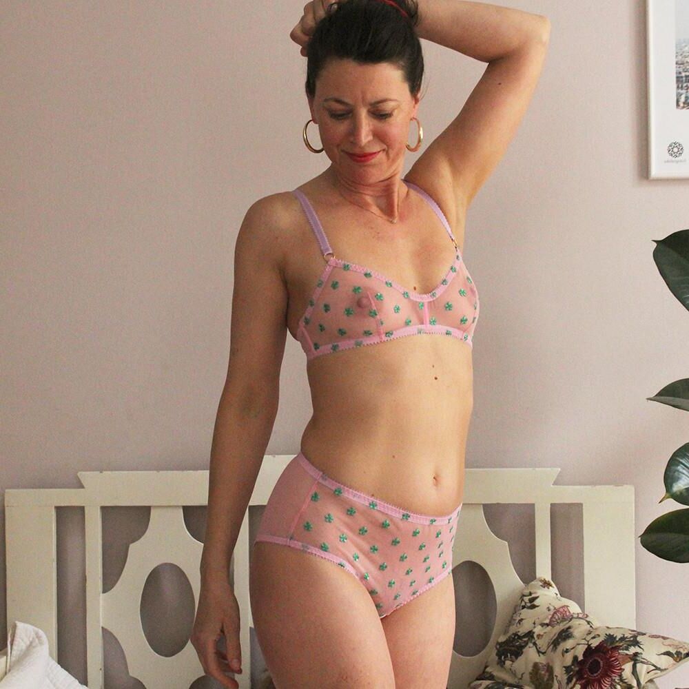 Amour fou lingerie et ses femmes poilas