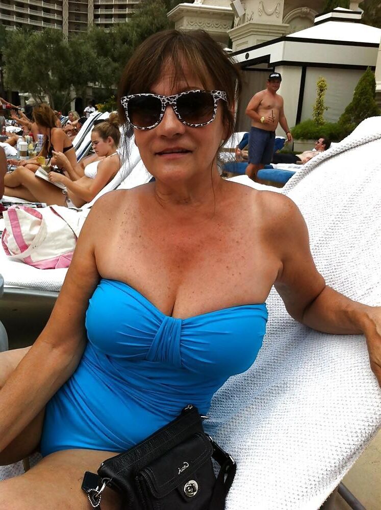 Por que você não pula aula e veio à praia com Nana ...