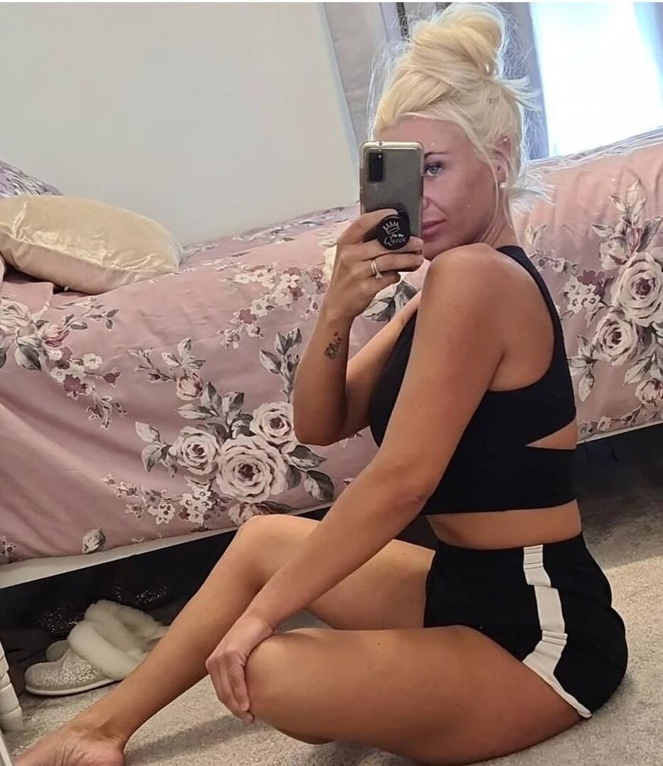 Ciara CHAV mature bimbo jerk fuel to save share & cum for