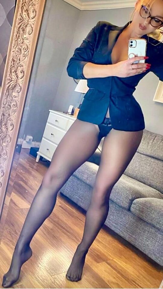  Nice MILF's 