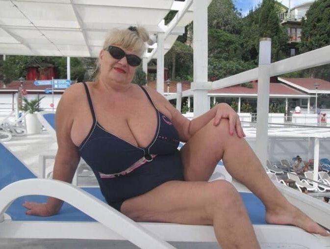 Gilf bathing suit beauties 
