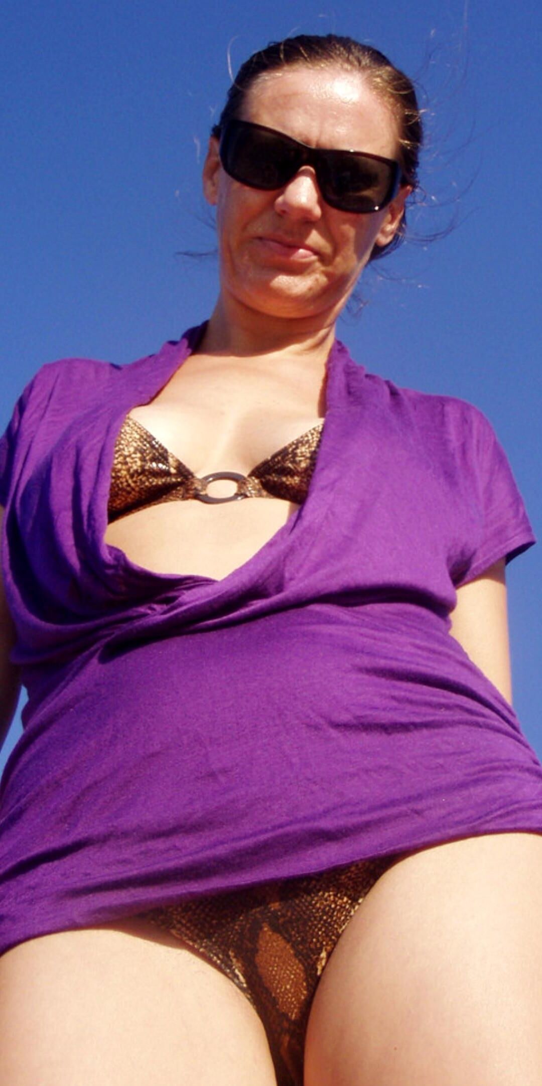 Incredible mature woman exposes her charms