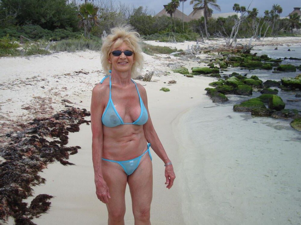 Gilf bikini babes 