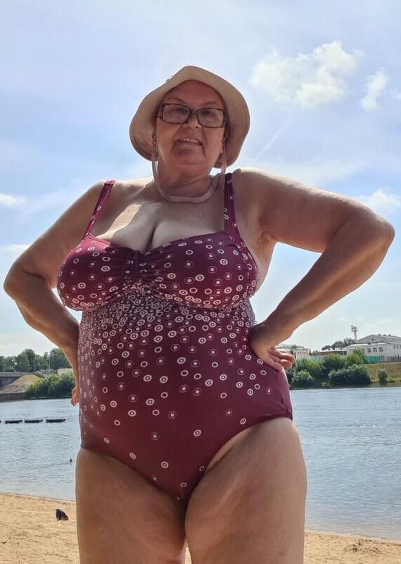 Gilf bathing suit beauties 