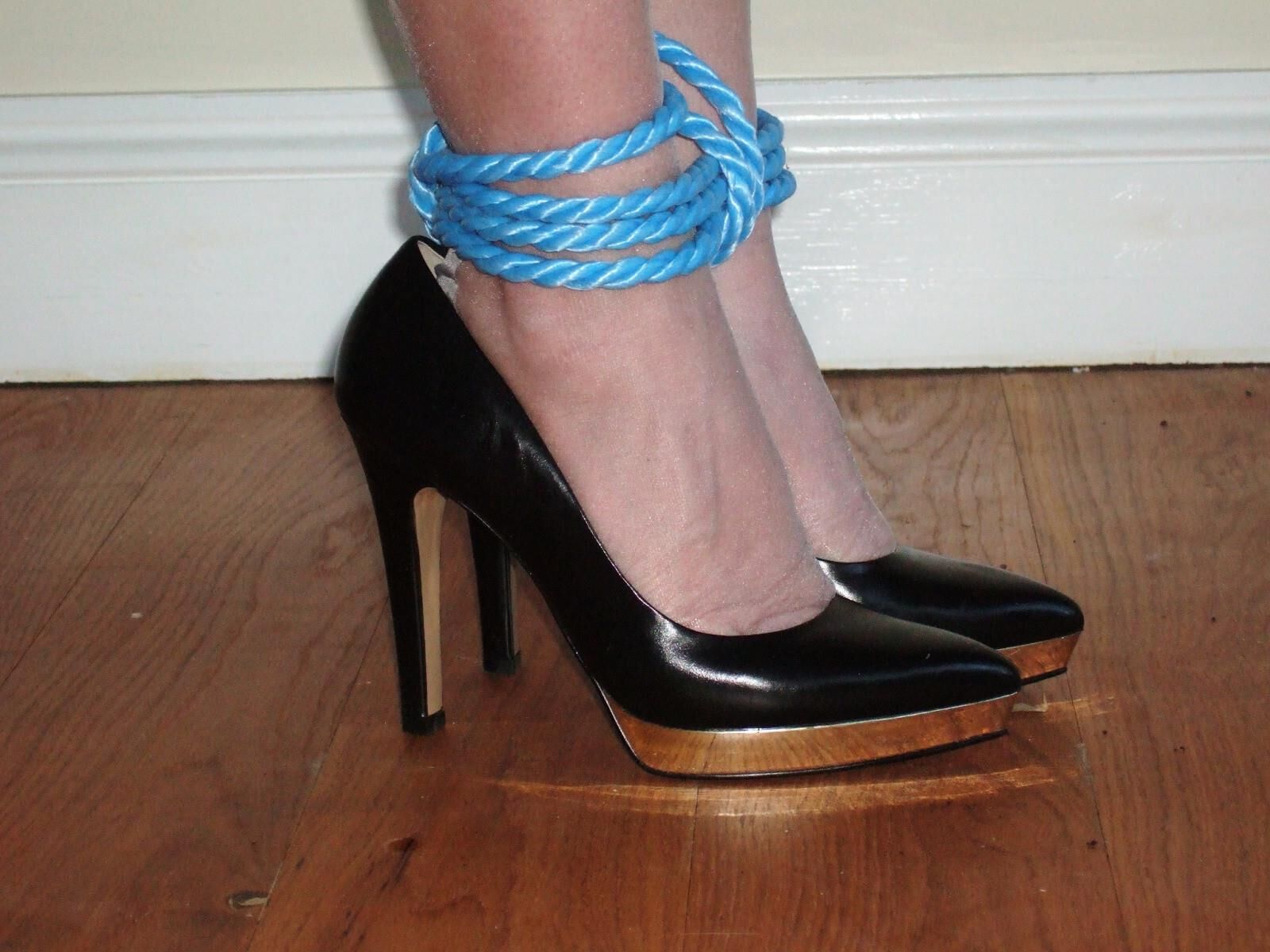 LadyLucy tied