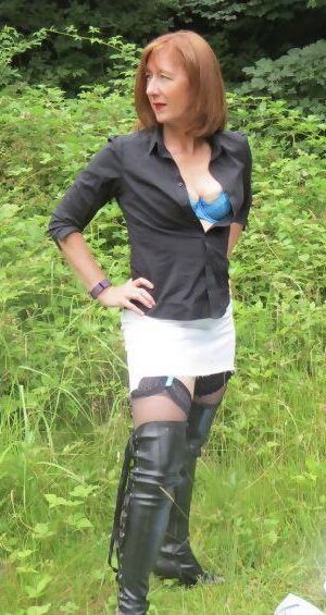Katie, british milf in leather