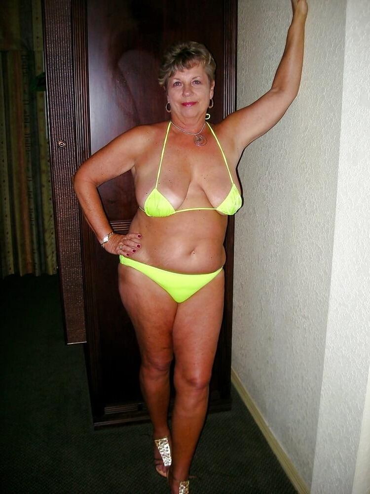 Gilf bikini babes 